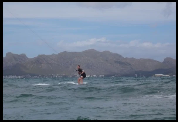 Geeignete Windbedingungen kitesurfing mallorca kiteschule