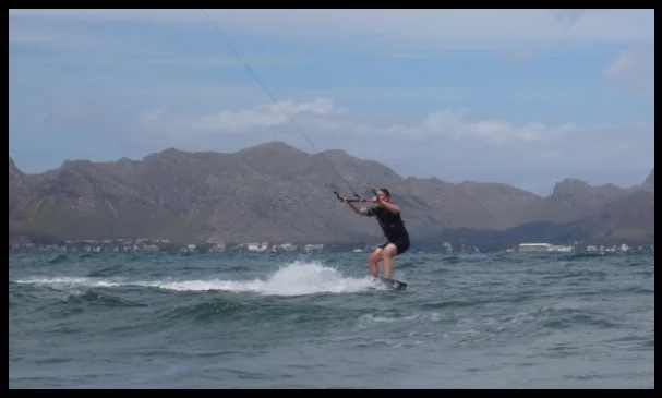 Meer ohne Wellengang und flach mallorca kiteschool