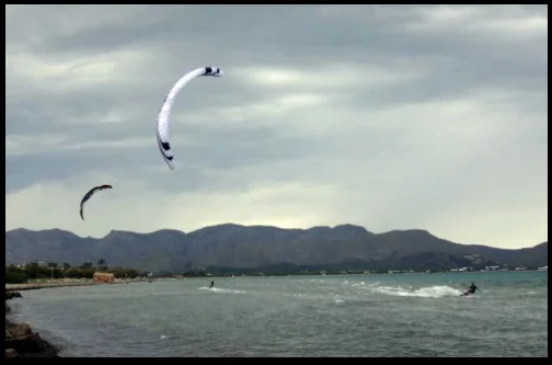 flysurfer kitesurfen schule auf Mallorca in Juni