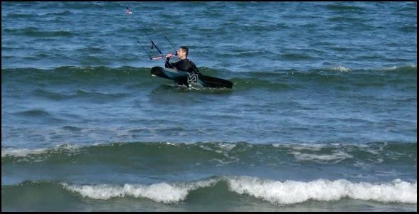 1 Borja zum Wasser Kite-Unterricht in Mallorca