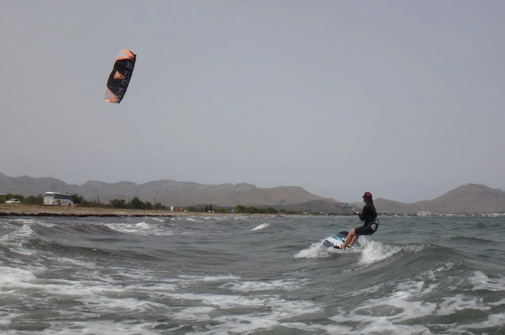 1 Katy new member club club aprende a navegar kitesurfing mallorca