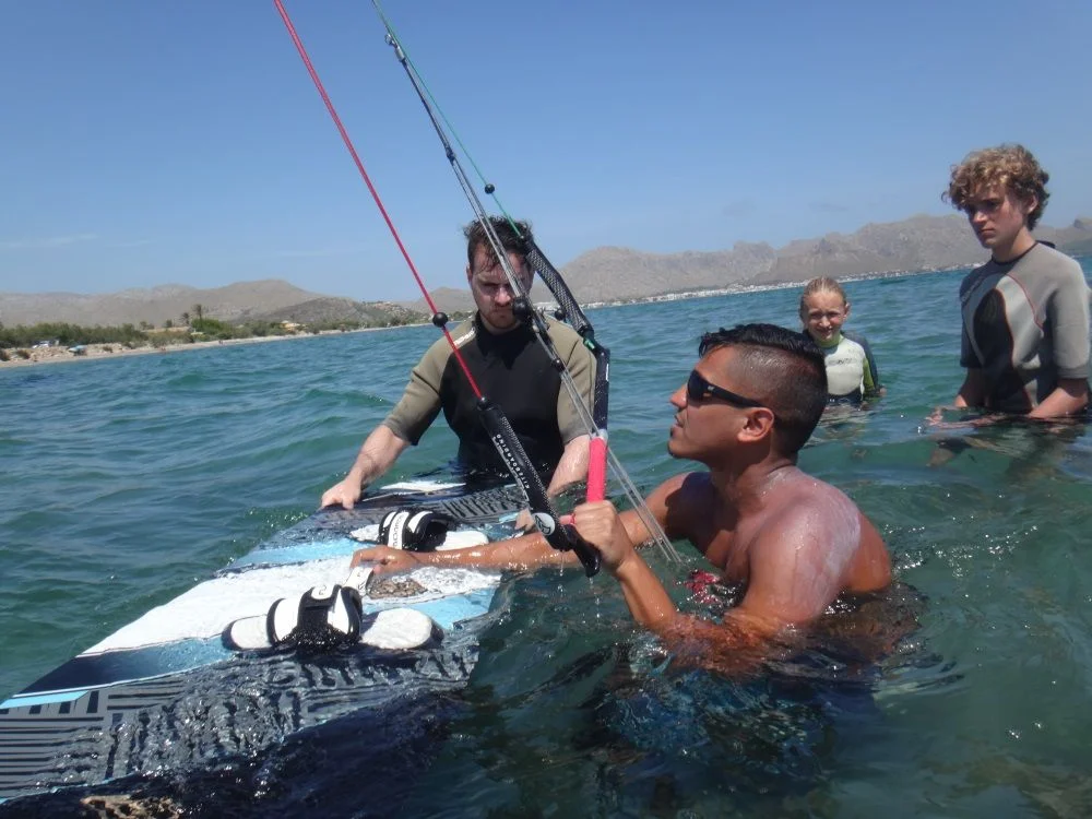 1 Saleh preparing waterstart kitesurfing lessons mallorca