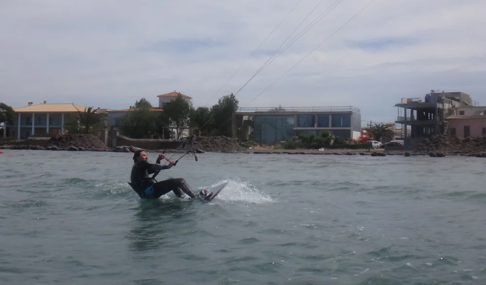 1 kitesurfing mallorca Coralie first waterstart