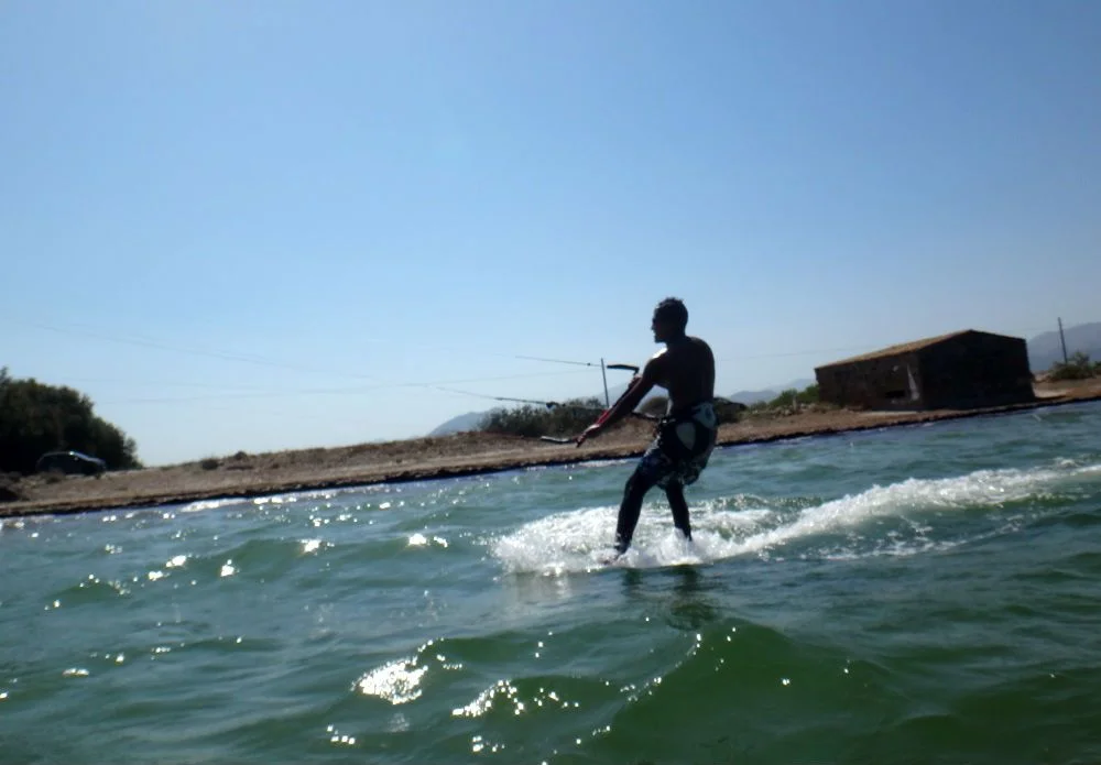 10 hey amigos here I am again kite school mallorca Saleh