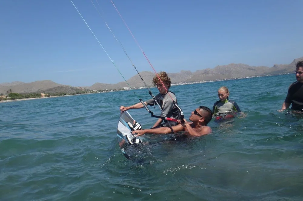 2 a little help it is always welcome kitesurfing mallorca