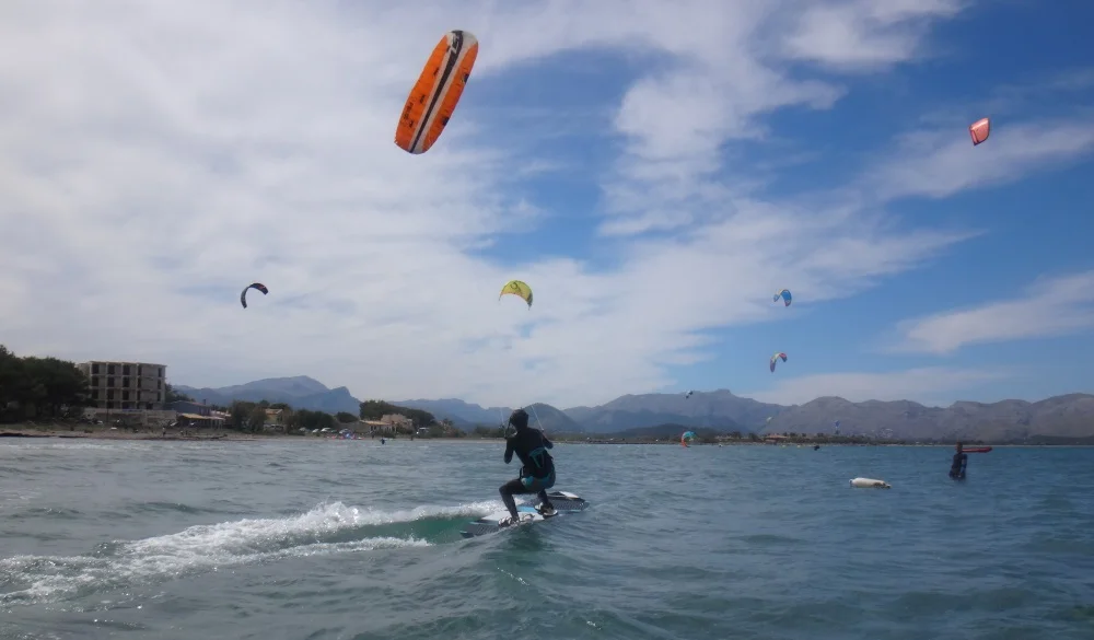 3 Pulse 2 kitesurfing school on mallorca flysurfer