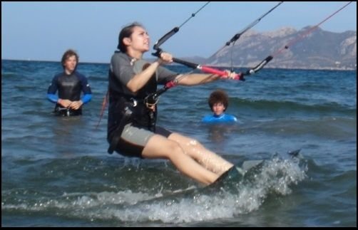 3 levantarse en la tabla curso de kite mallorca kiteschool
