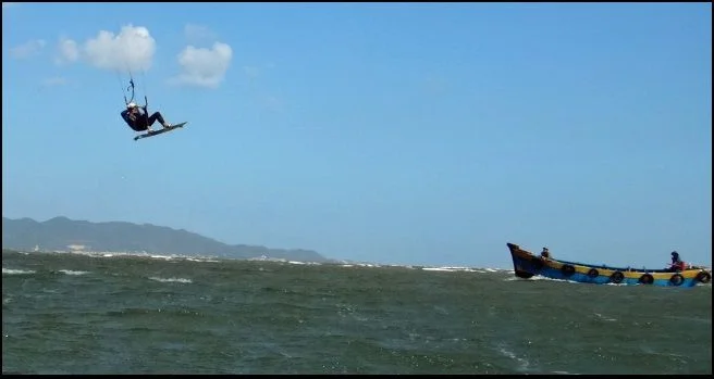 7 speed 4 deluxe Flysurfer on the air