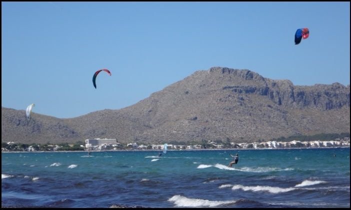 Pollensa Bay im Mai 4 Stunden konstante und freundliche thermische Brise