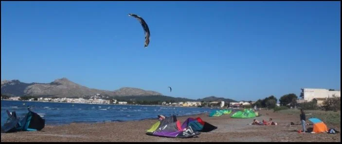 Sergio mit seinem Flysurfer Kite Speed 3 21-Meter Deluxe-Modell