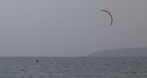 Versuchen Sie nicht, in solchen Randwindbedingungen zu navigieren