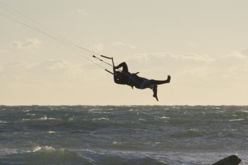 In diesem Fall wird der Kite weiter schleifen und ziehen