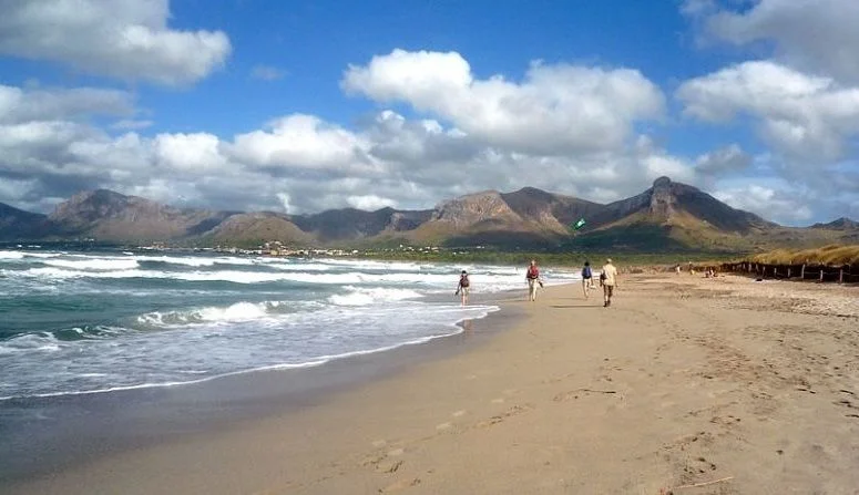 kitesurfing in Son Serra only during off season