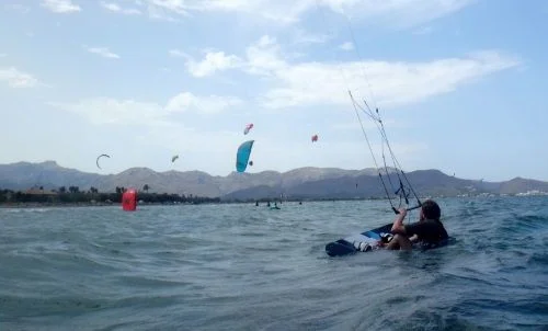 2 kiteboarding Mallorca wind in Pollensa flyboard 170x50
