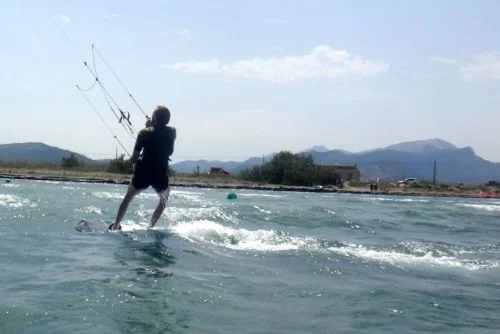 4 Sa Marina kitesurfing school Cyrus kite student Mallorca