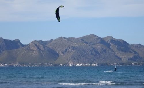 8 Kiteschule Port of Pollensa Flysurfer Kitesurfkurse auf Mallorca mit Eze