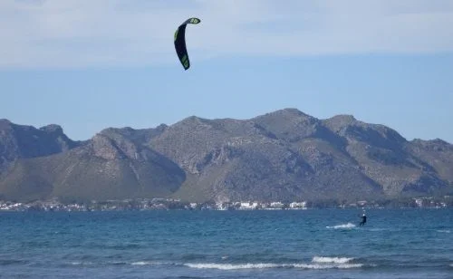 8 kiteschool Port of Pollensa Flysurfer kite lessons in Mallorca with Eze