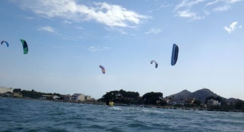 9 Spots zum Kitesurfen in Mallorca Cyrus in Alcudia