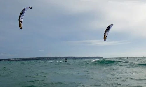 Sa Rapita kitesurfing practices during winter