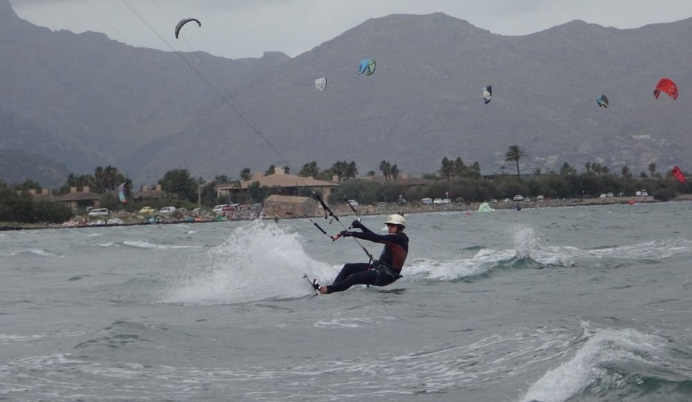 5 kitesurfen noch schneller und umranden das Board mehr Auftrieb zu erhalten