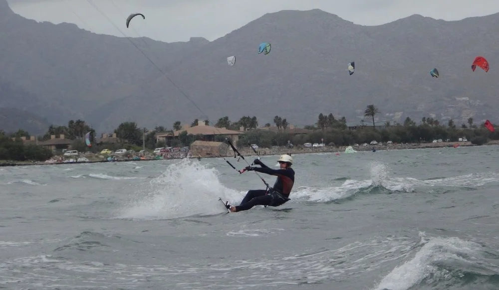 5 kitesurfen noch schneller und umranden das Board mehr Auftrieb zu erhalten