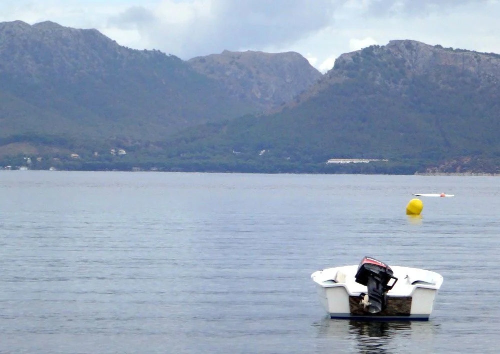 6 hotel-Formentor-en-la-distancia-kitesurfen-Mallorca-desde-Es-Barcares-2016