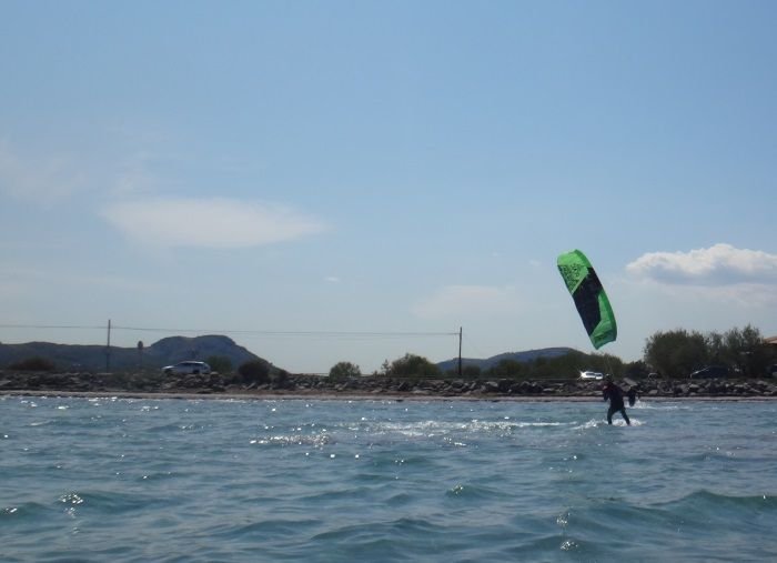 happy-kitesurfing-lessons-Mallorca-danish-kite-student-www-kitesurfingmallorca-com-second-day-kitekurs