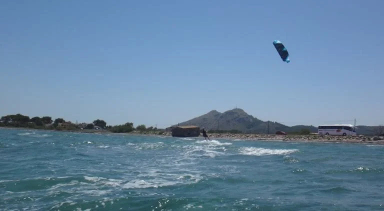 12 long-kite-ride-Mallorca-kitekurs-Patrick-lernen-kiten-in-July-kitekurs-Pollensa-768x422