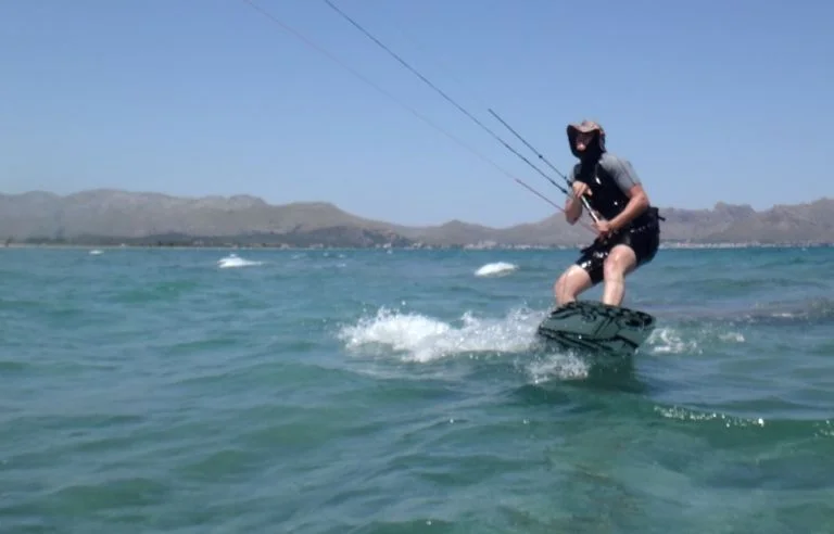 3 flysurfer-kiteboard-XL-Mallorca-kitesurfing-lessons-www-mallorcakiteschool-com