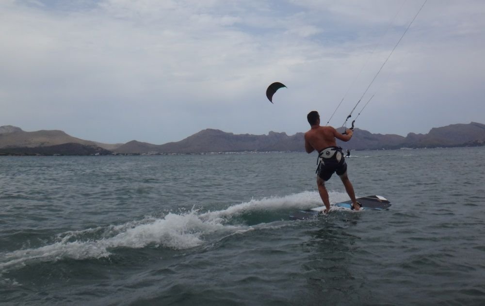 4-kitesurfing-club-Mallorca-Sotero-kiten lernen bei Pollensa bucht