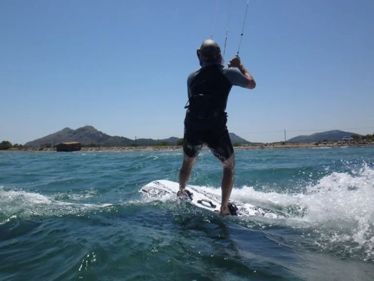 6-super-kitespot-Mallorca-flysurfer-kitekurse-mit-Patrick-Juni-