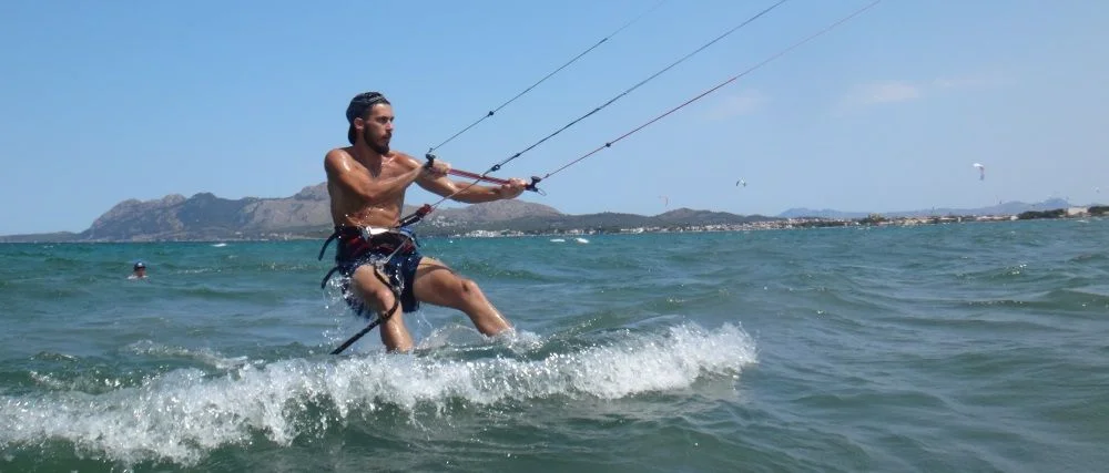 7-kitesurf-escuela-en-Palma-de-Mallorca-Julio-2-day-kite-lessons