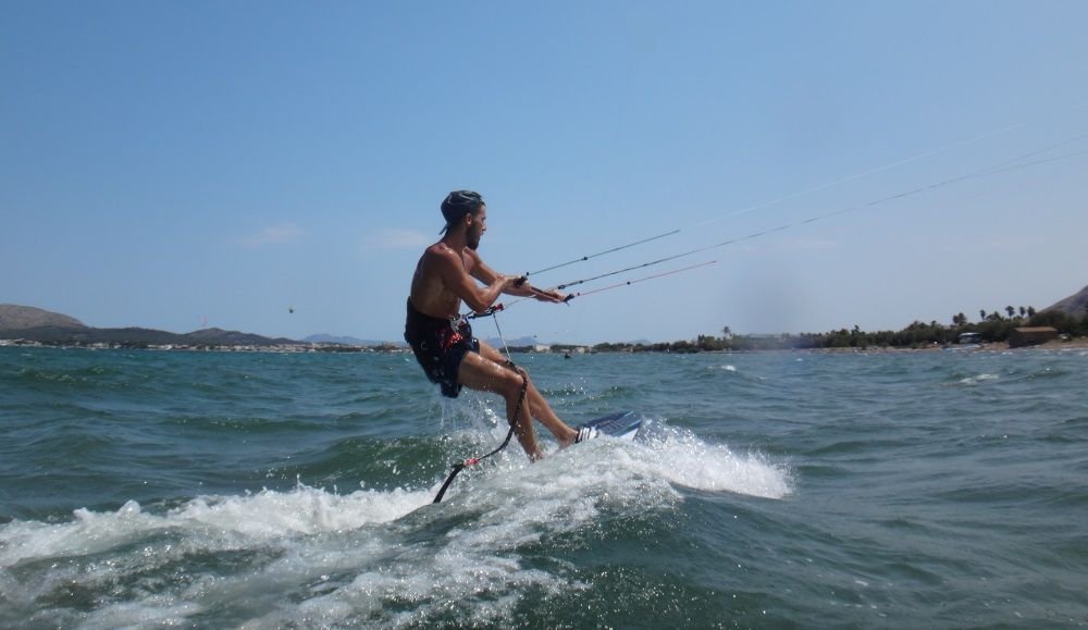 8-Julio-Pulse-10-mts-kitesurfing-lessons-Pollensa-Mallorca