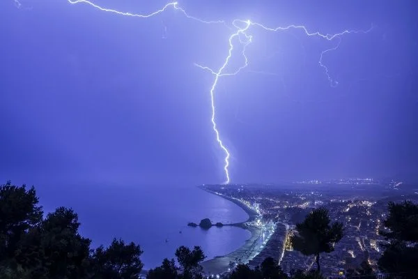 10 kitesurfing-mallorca-kitesurf no en tormenta electrica