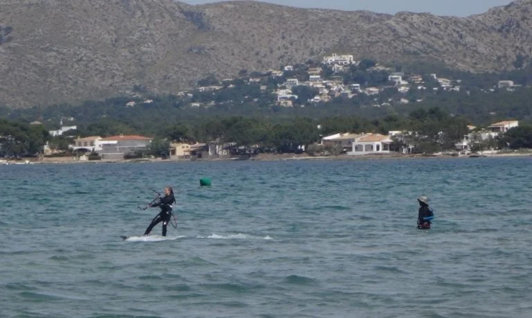 3-gaining-meters-upwind-www-kitesurf in mallorca-