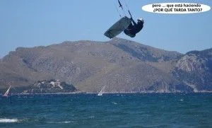 5 clases-de-kitesurfing-en-mallorca-saltando-por-los-aires-300x181