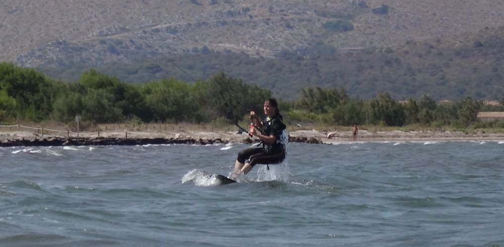 8 - aprende kitesurf con flysurfer Peak modelo en mallorca