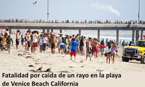 8 rayo cae en la playa Venice-Beach